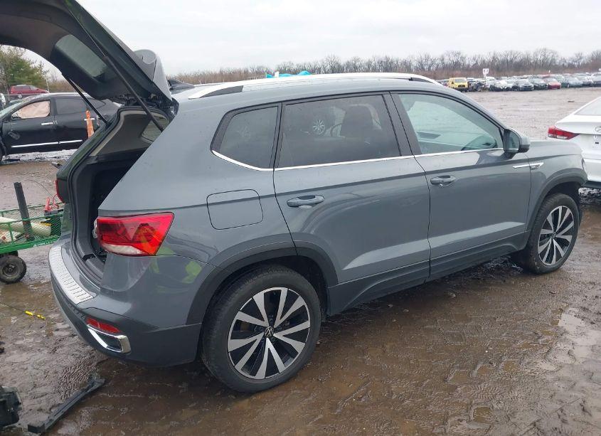 Photo 4 of 2023 Volkswagen Taos 1.5T SE (VIN 3VVNX7B21PM307386)