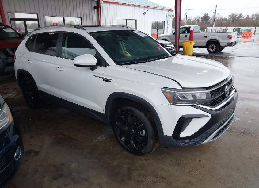 2023 Volkswagen Taos 1.5T SE (VIN 3VVNX7B22PM315903) main photo