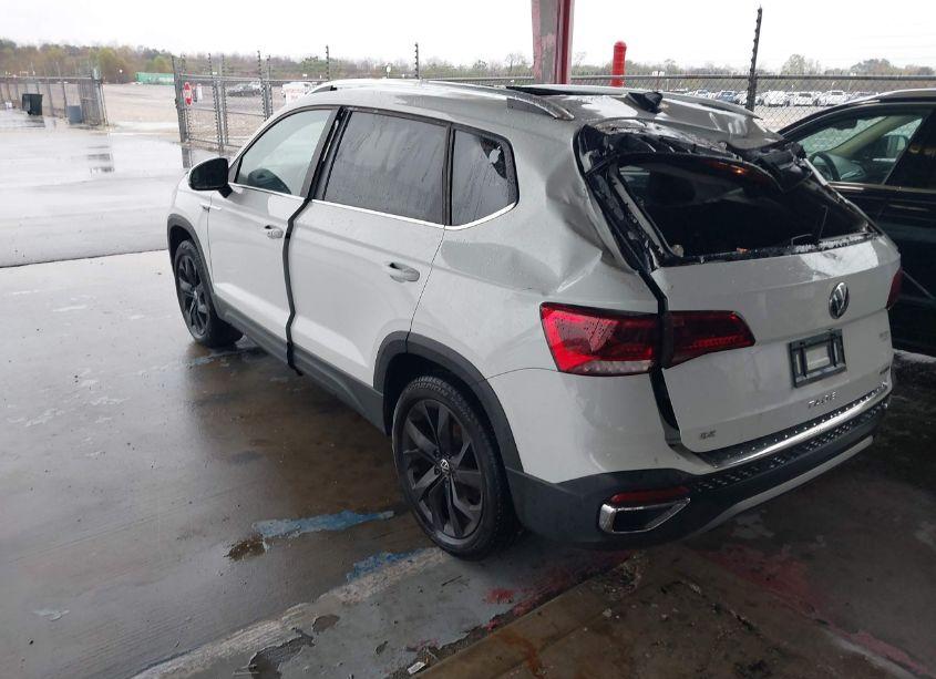 Photo 3 of 2023 Volkswagen Taos 1.5T SE (VIN 3VVNX7B22PM315903)