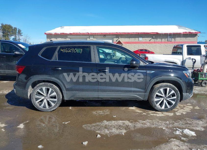 Photo 13 of 2023 Volkswagen Taos 1.5T SE (VIN 3VVNX7B25PM302546)