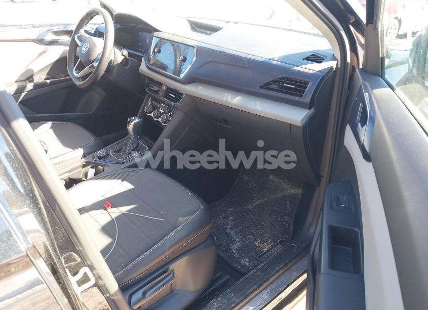 Photo 5 of 2023 Volkswagen Taos 1.5T SE (VIN 3VVNX7B25PM302546)