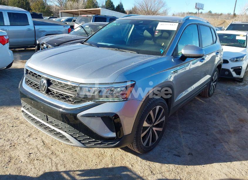 Photo 2 of 2023 Volkswagen Taos 1.5T SE (VIN 3VVNX7B27PM302175)