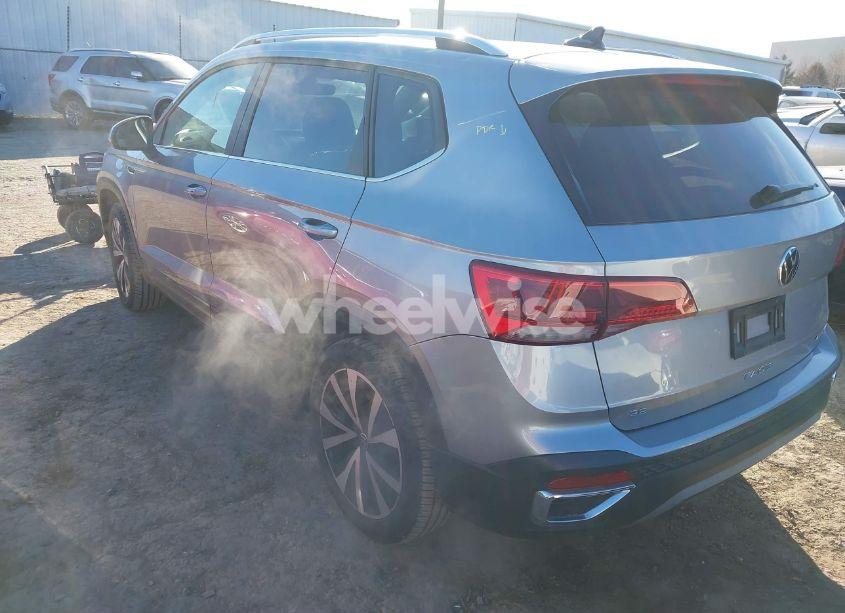 Photo 3 of 2023 Volkswagen Taos 1.5T SE (VIN 3VVNX7B27PM302175)