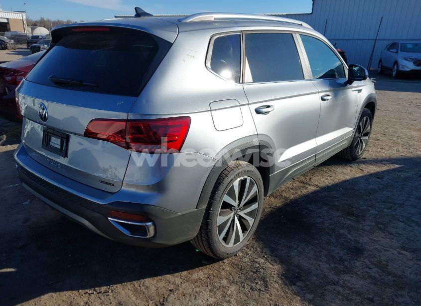 Photo 4 of 2023 Volkswagen Taos 1.5T SE (VIN 3VVNX7B27PM302175)