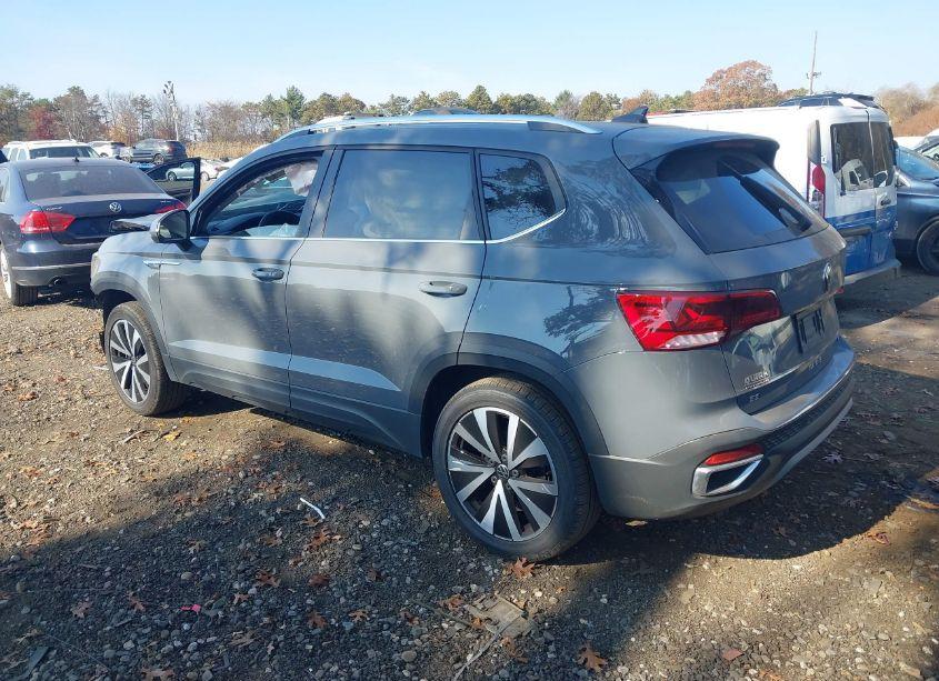 Photo 3 of 2023 Volkswagen Taos 1.5T SE (VIN 3VVNX7B27PM314665)