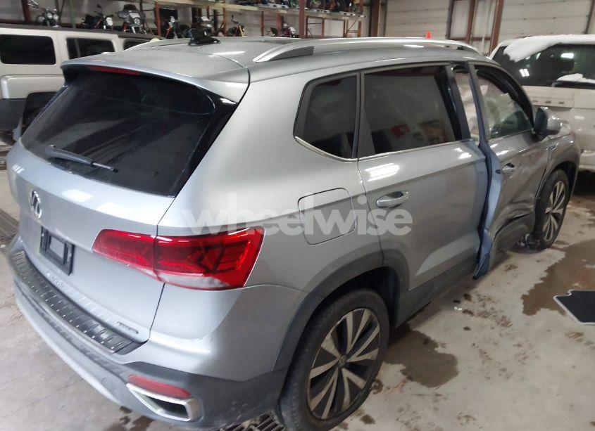 Photo 4 of 2023 Volkswagen Taos 1.5T SE (VIN 3VVNX7B28PM316991)