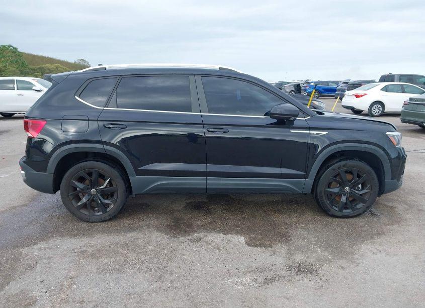 Photo 13 of 2022 Volkswagen Taos 1.5T SE (VIN 3VVPX7B20NM052607)