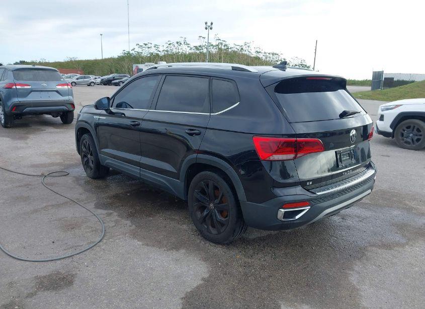 Photo 3 of 2022 Volkswagen Taos 1.5T SE (VIN 3VVPX7B20NM052607)