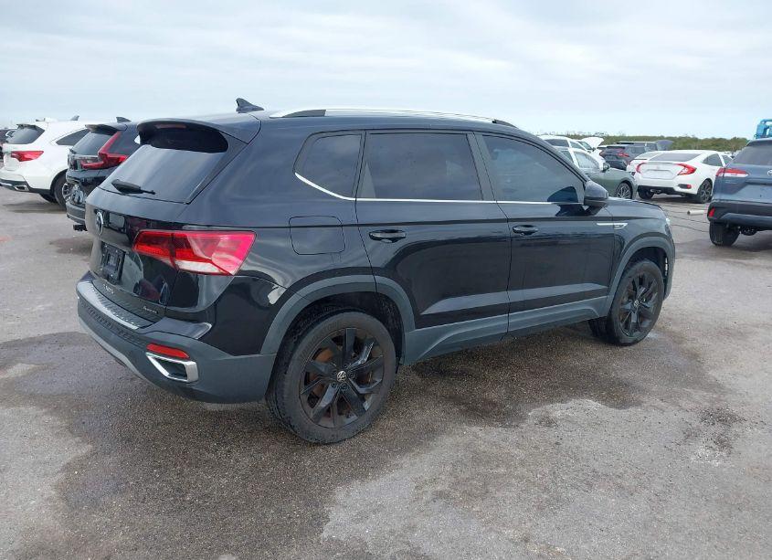 Photo 4 of 2022 Volkswagen Taos 1.5T SE (VIN 3VVPX7B20NM052607)