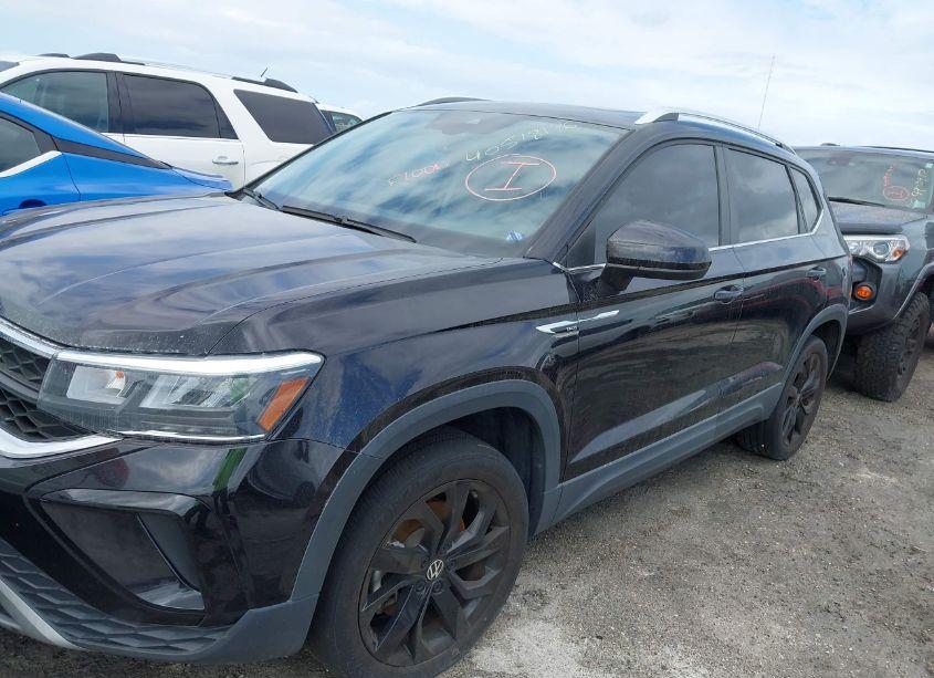 Photo 6 of 2022 Volkswagen Taos 1.5T SE (VIN 3VVPX7B20NM052607)