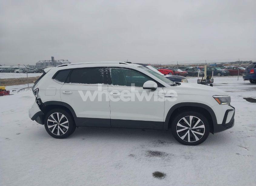 Photo 13 of 2022 Volkswagen Taos 1.5T SE (VIN 3VVPX7B21NM055175)