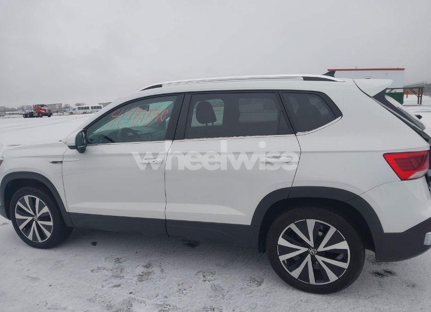 Photo 14 of 2022 Volkswagen Taos 1.5T SE (VIN 3VVPX7B21NM055175)