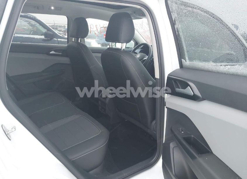 Photo 8 of 2022 Volkswagen Taos 1.5T SE (VIN 3VVPX7B21NM055175)