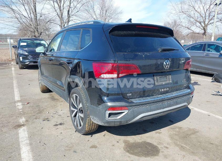 Photo 3 of 2022 Volkswagen Taos 1.5T SE (VIN 3VVPX7B21NM098558)