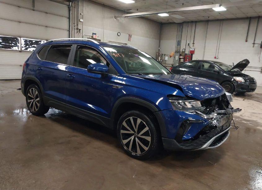 2022 Volkswagen Taos 1.5T SE (VIN 3VVPX7B23NM032285) main photo