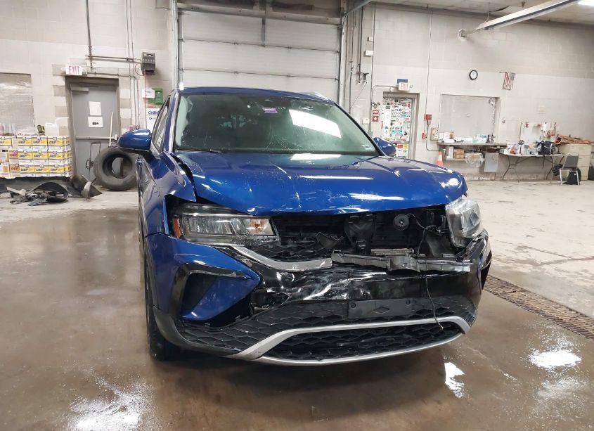 Photo 6 of 2022 Volkswagen Taos 1.5T SE (VIN 3VVPX7B23NM032285)