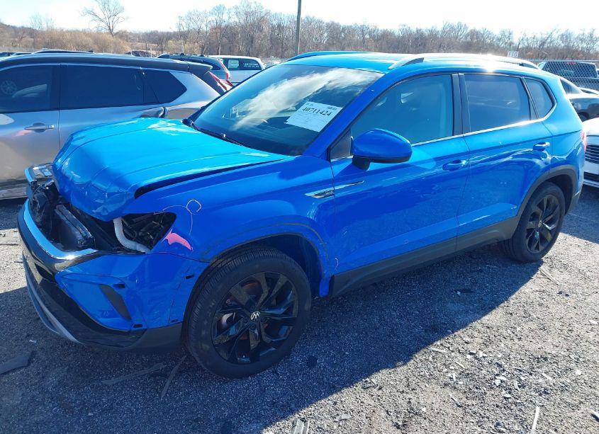 Photo 2 of 2022 Volkswagen Taos 1.5T SE (VIN 3VVPX7B23NM078599)