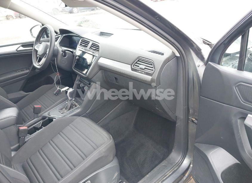 Photo 5 of 2024 Volkswagen Tiguan 2.0T S (VIN 3VVRB7AX8RM111008)