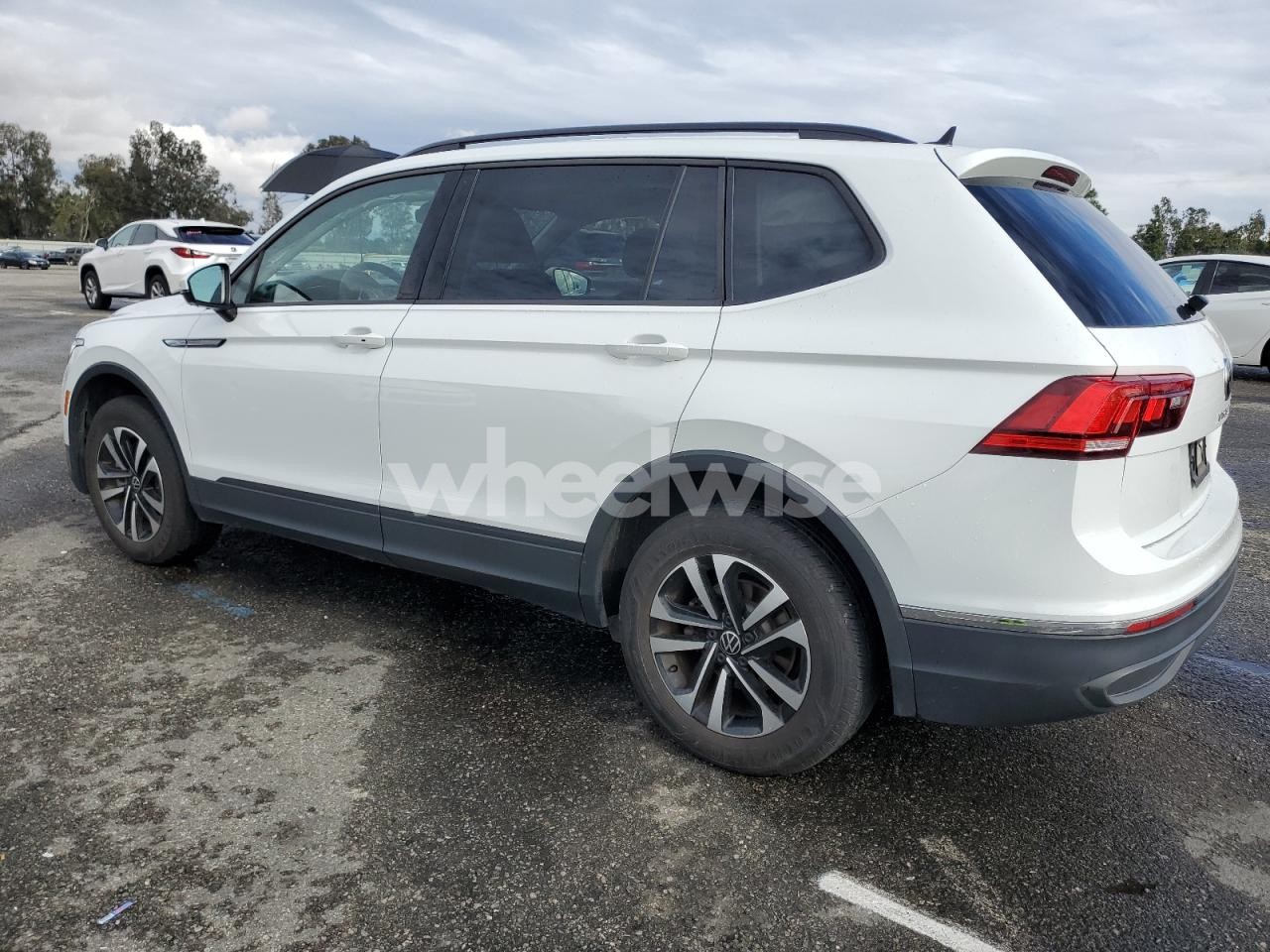 Photo 2 of 2023 VOLKSWAGEN TIGUAN S N/A (VIN 3VVRB7AX9PM108907)