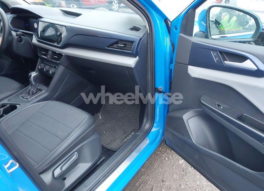 Photo 5 of 2022 Volkswagen Taos 1.5T SE (VIN 3VVRX7B21NM010150)