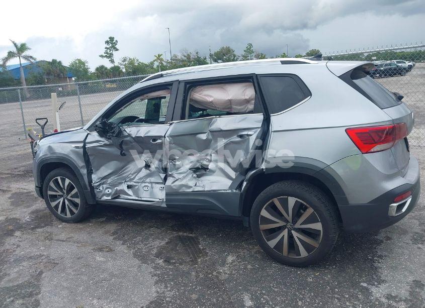 Photo 14 of 2022 Volkswagen Taos 1.5T SE (VIN 3VVRX7B22NM027815)