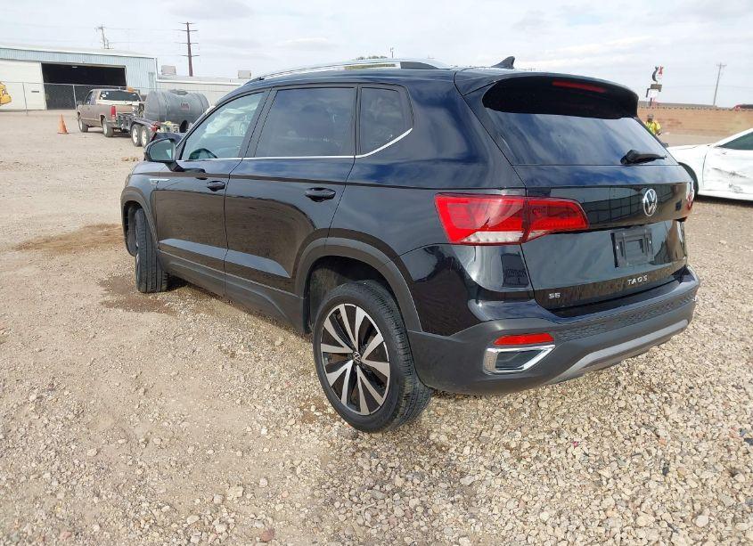 Photo 3 of 2022 Volkswagen Taos 1.5T SE (VIN 3VVRX7B22NM087416)