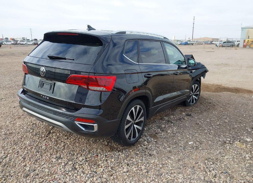 Photo 4 of 2022 Volkswagen Taos 1.5T SE (VIN 3VVRX7B22NM087416)