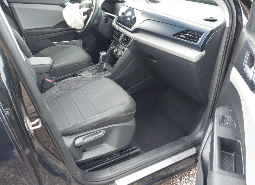 Photo 5 of 2022 Volkswagen Taos 1.5T SE (VIN 3VVRX7B22NM087416)