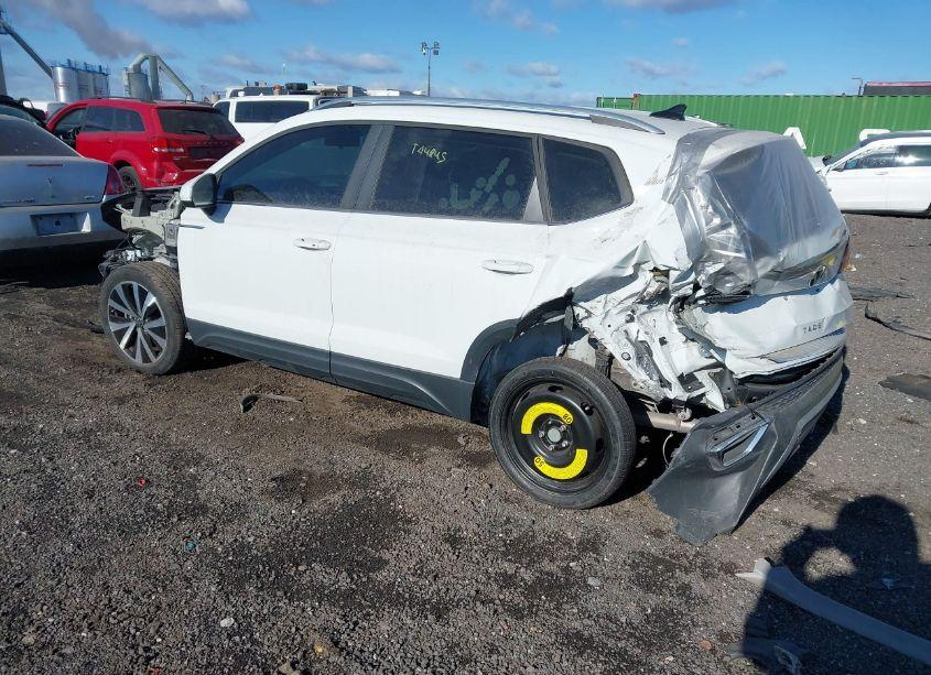 Photo 3 of 2022 Volkswagen Taos 1.5T SE (VIN 3VVRX7B23NM061858)