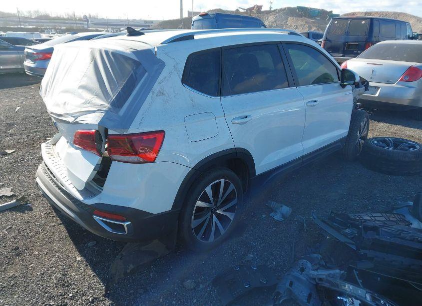 Photo 4 of 2022 Volkswagen Taos 1.5T SE (VIN 3VVRX7B23NM061858)