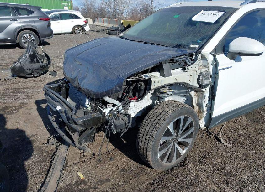 Photo 6 of 2022 Volkswagen Taos 1.5T SE (VIN 3VVRX7B23NM061858)