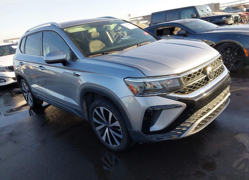 2022 Volkswagen Taos 1.5T SE (VIN 3VVRX7B25NM062655) main photo