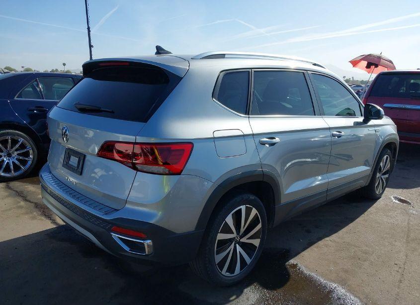 Photo 4 of 2022 Volkswagen Taos 1.5T SE (VIN 3VVRX7B25NM062655)