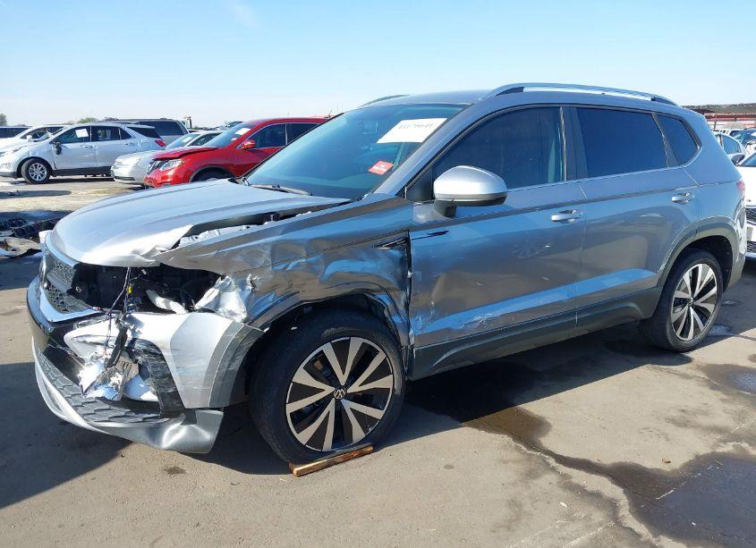 Photo 6 of 2022 Volkswagen Taos 1.5T SE (VIN 3VVRX7B25NM062655)