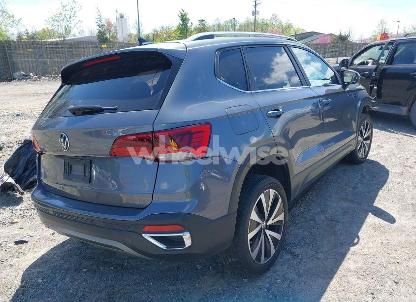 Photo 4 of 2022 Volkswagen Taos 1.5T SE (VIN 3VVRX7B26NM012802)