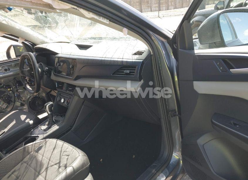 Photo 5 of 2022 Volkswagen Taos 1.5T SE (VIN 3VVRX7B26NM012802)