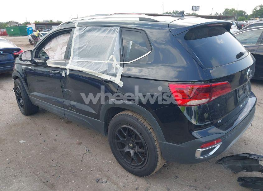 Photo 3 of 2022 Volkswagen Taos 1.5T SE (VIN 3VVRX7B28NM010498)