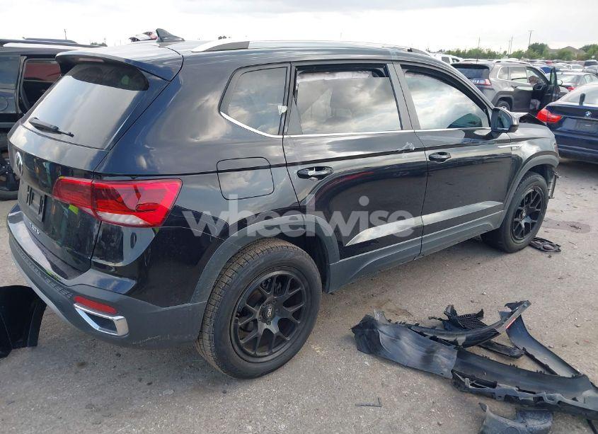 Photo 4 of 2022 Volkswagen Taos 1.5T SE (VIN 3VVRX7B28NM010498)