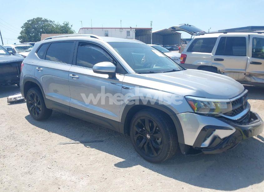 2022 Volkswagen Taos 1.5T SE (VIN 3VVRX7B29NM092290) main photo