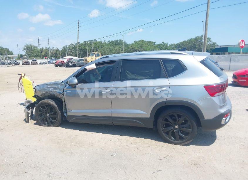 Photo 15 of 2022 Volkswagen Taos 1.5T SE (VIN 3VVRX7B29NM092290)