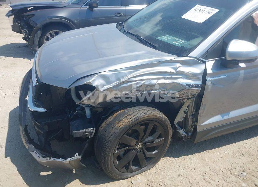 Photo 6 of 2022 Volkswagen Taos 1.5T SE (VIN 3VVRX7B29NM092290)