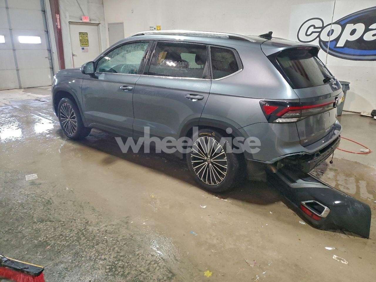 Photo 2 of 2025 VOLKSWAGEN TAOS SE (VIN 3VVSC7B21SM019908)