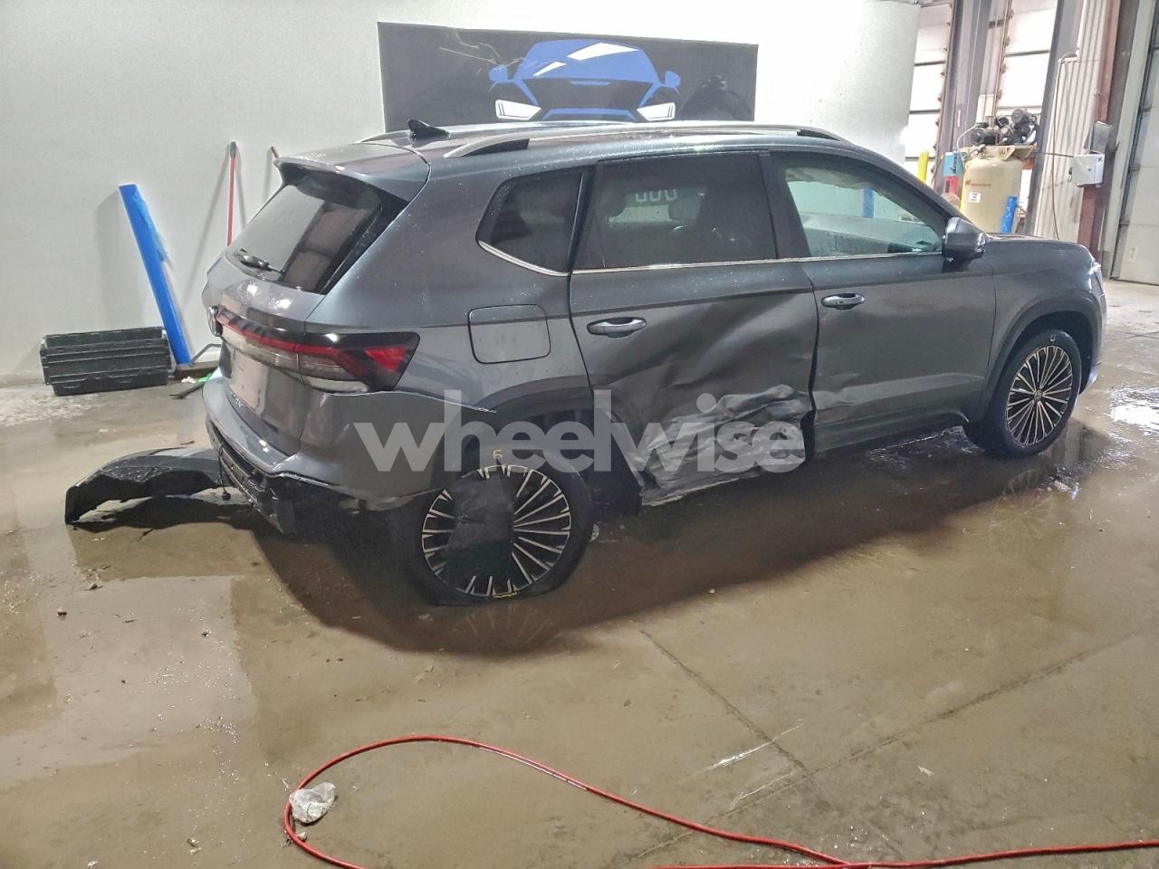 Photo 3 of 2025 VOLKSWAGEN TAOS SE (VIN 3VVSC7B21SM019908)