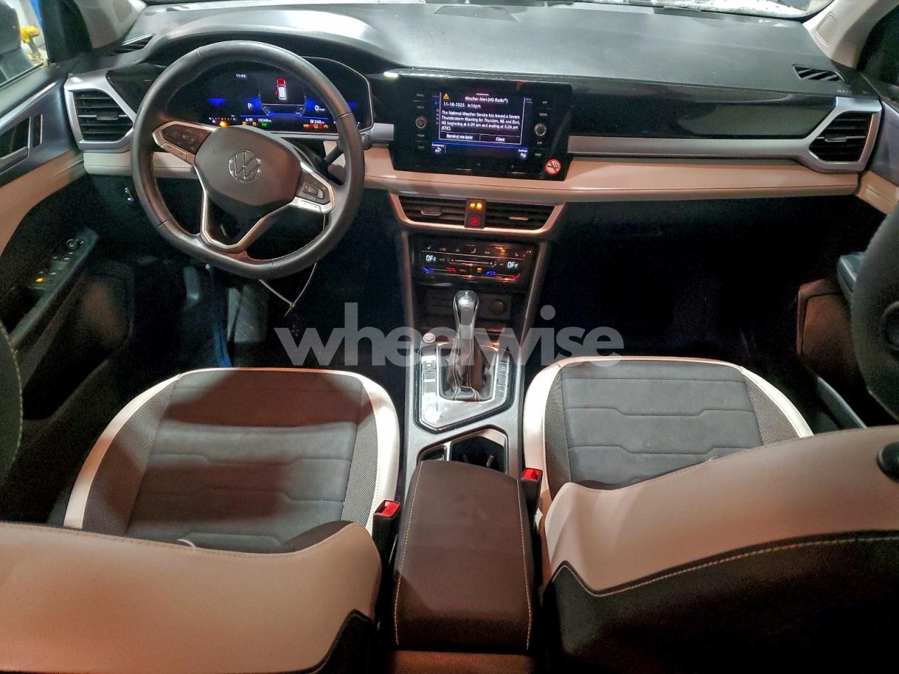 Photo 8 of 2025 VOLKSWAGEN TAOS SE (VIN 3VVSC7B21SM019908)