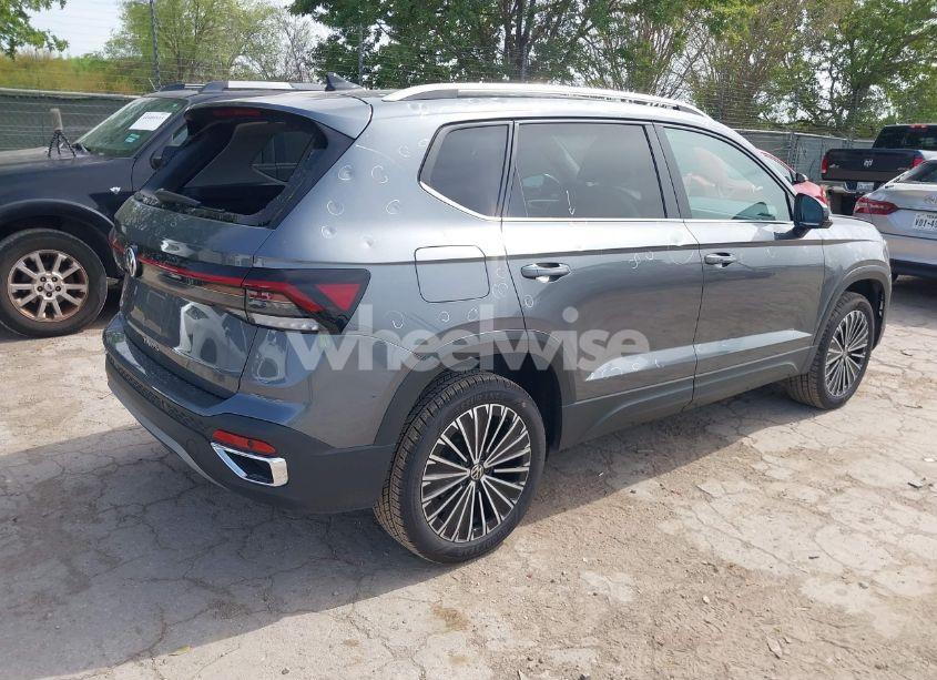 Photo 4 of 2025 Volkswagen Taos 1.5T SE (VIN 3VVSC7B23SM006366)