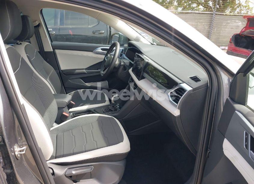 Photo 5 of 2025 Volkswagen Taos 1.5T SE (VIN 3VVSC7B23SM006366)