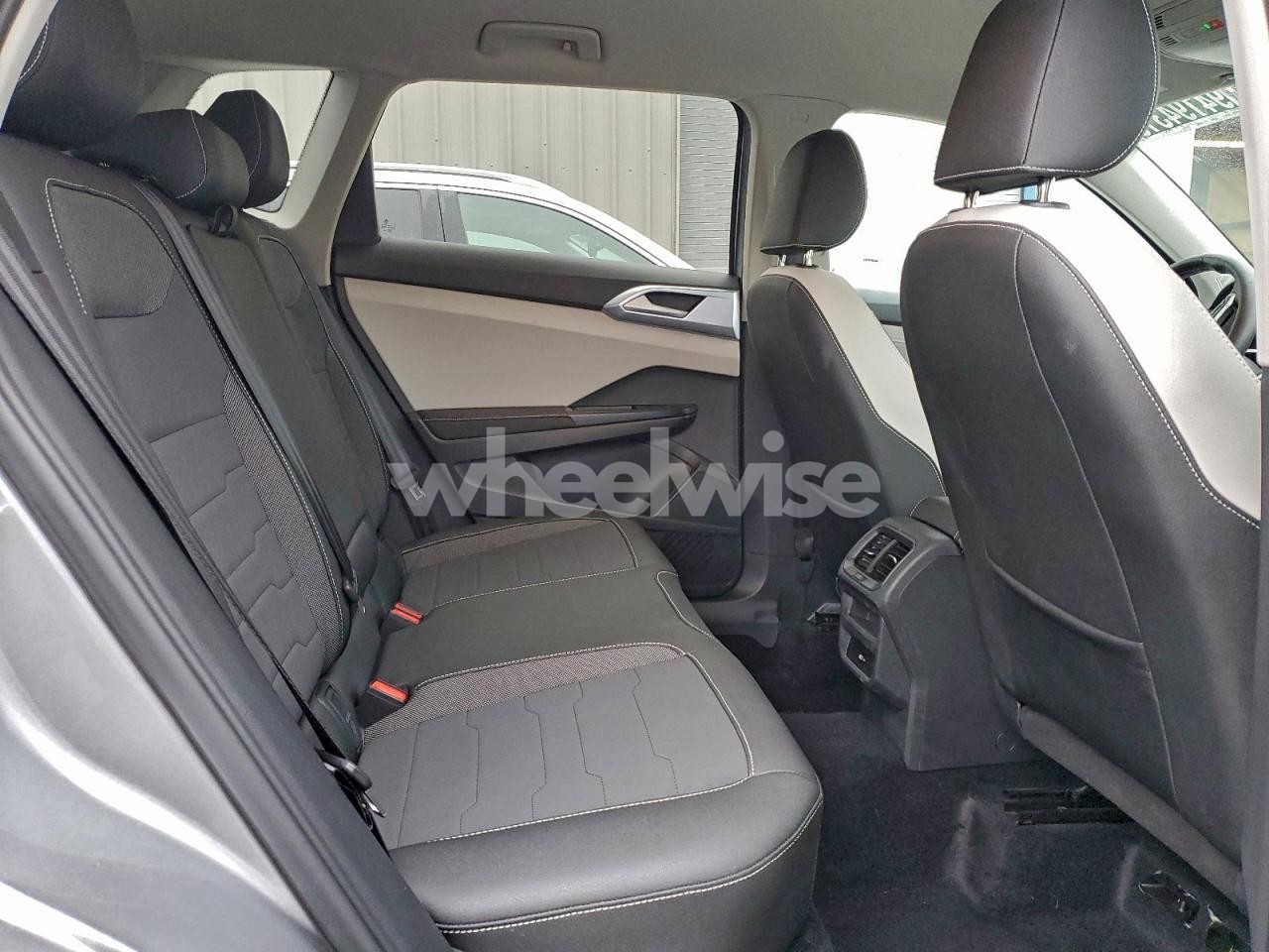 Photo 11 of 2025 VOLKSWAGEN TAOS SE N/A (VIN 3VVSC7B25SM040602)