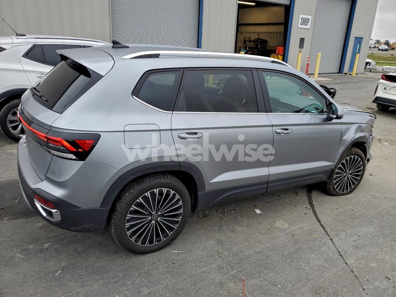 Photo 3 of 2025 VOLKSWAGEN TAOS SE N/A (VIN 3VVSC7B25SM040602)