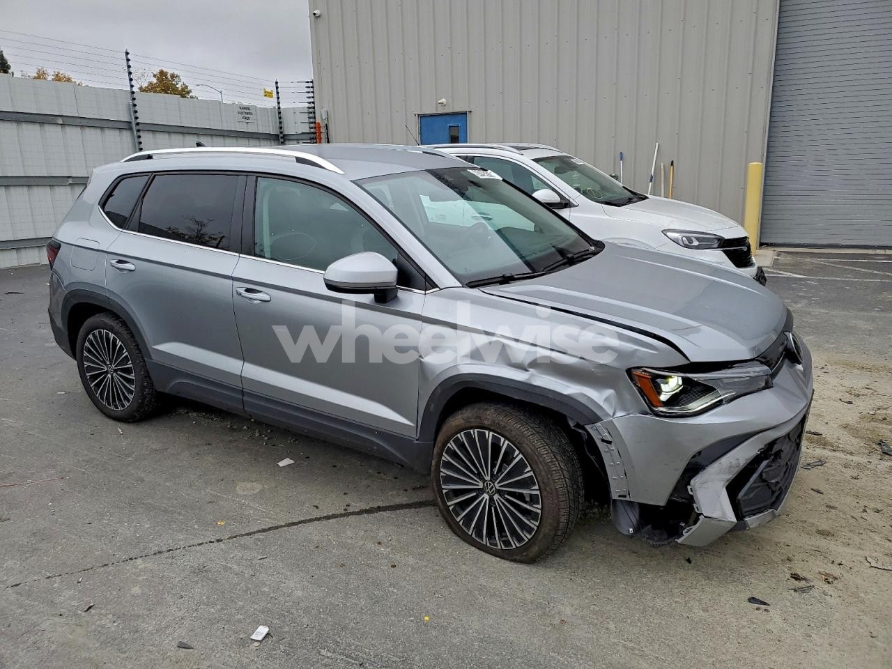 Photo 4 of 2025 VOLKSWAGEN TAOS SE N/A (VIN 3VVSC7B25SM040602)