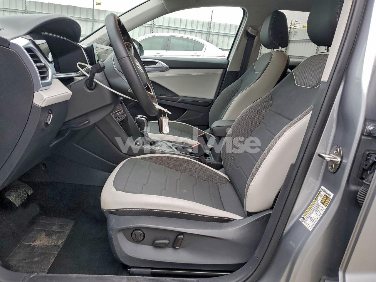 Photo 7 of 2025 VOLKSWAGEN TAOS SE N/A (VIN 3VVSC7B25SM040602)